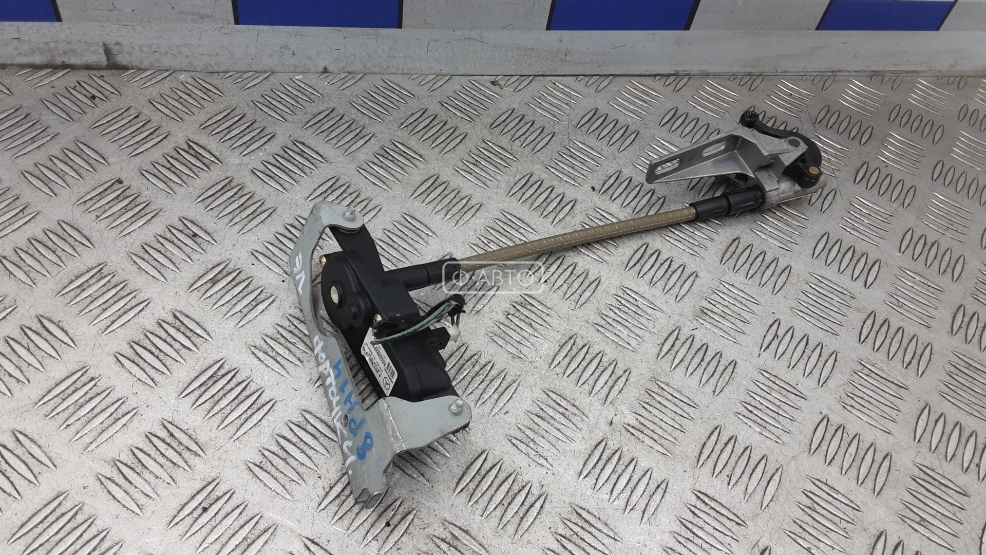 электропривод форточки задн. прав.