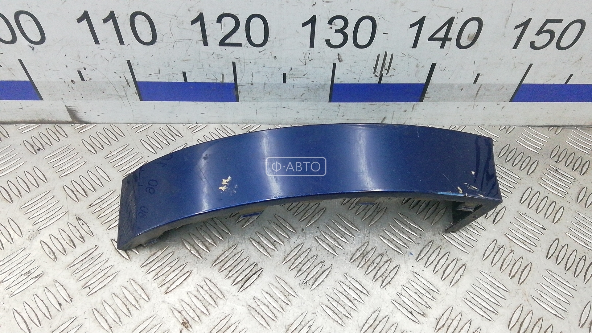 Ус под фонарь правый