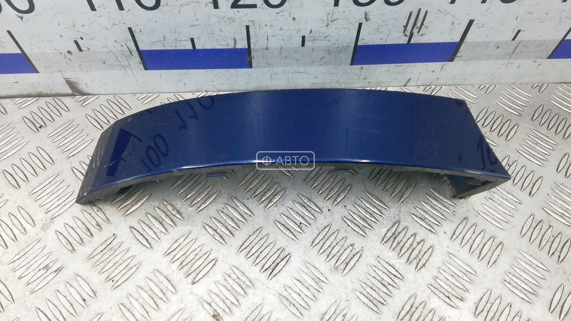 Ус под фонарь левый