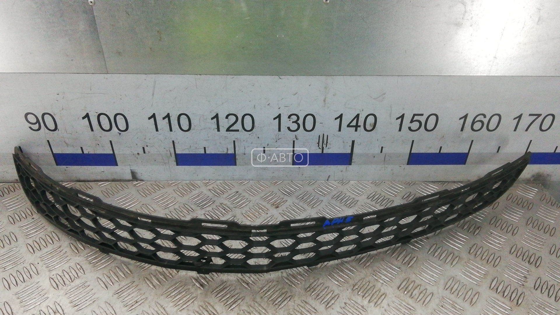 Решетка бампера передняя