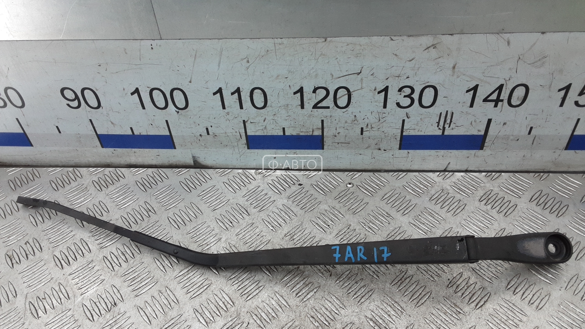 Щеткодержатель лобового стекла