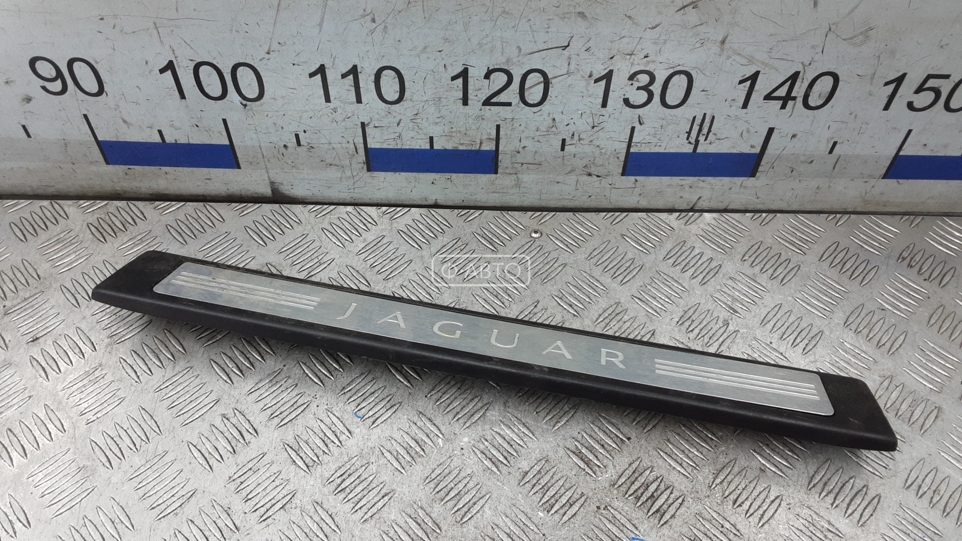 Накладка порога внутренняя правая