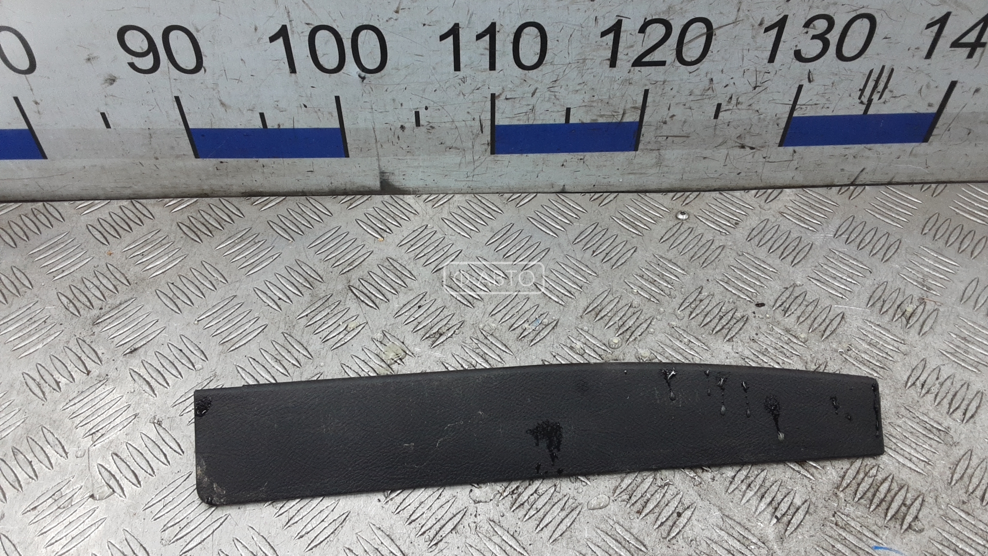 Накладка порога внутренняя левая