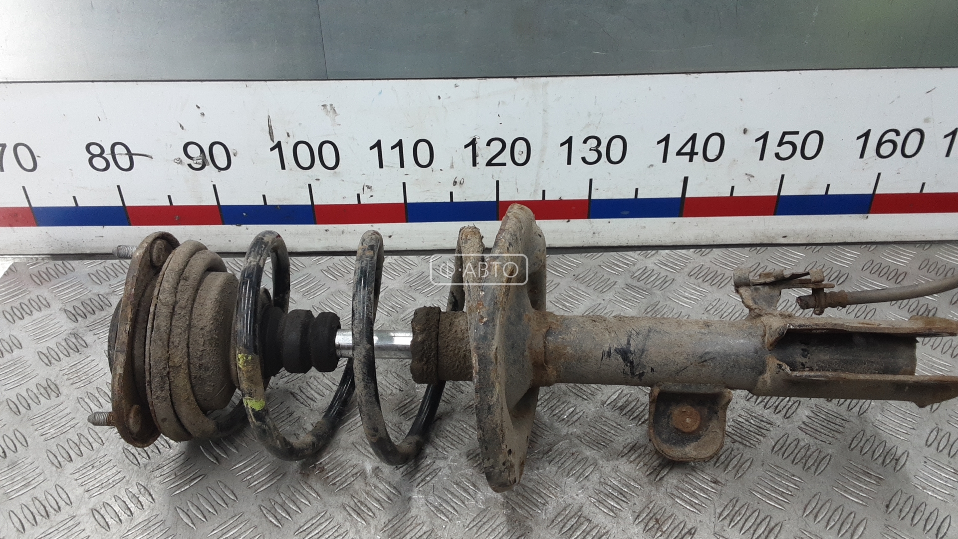 Стойка передняя левая