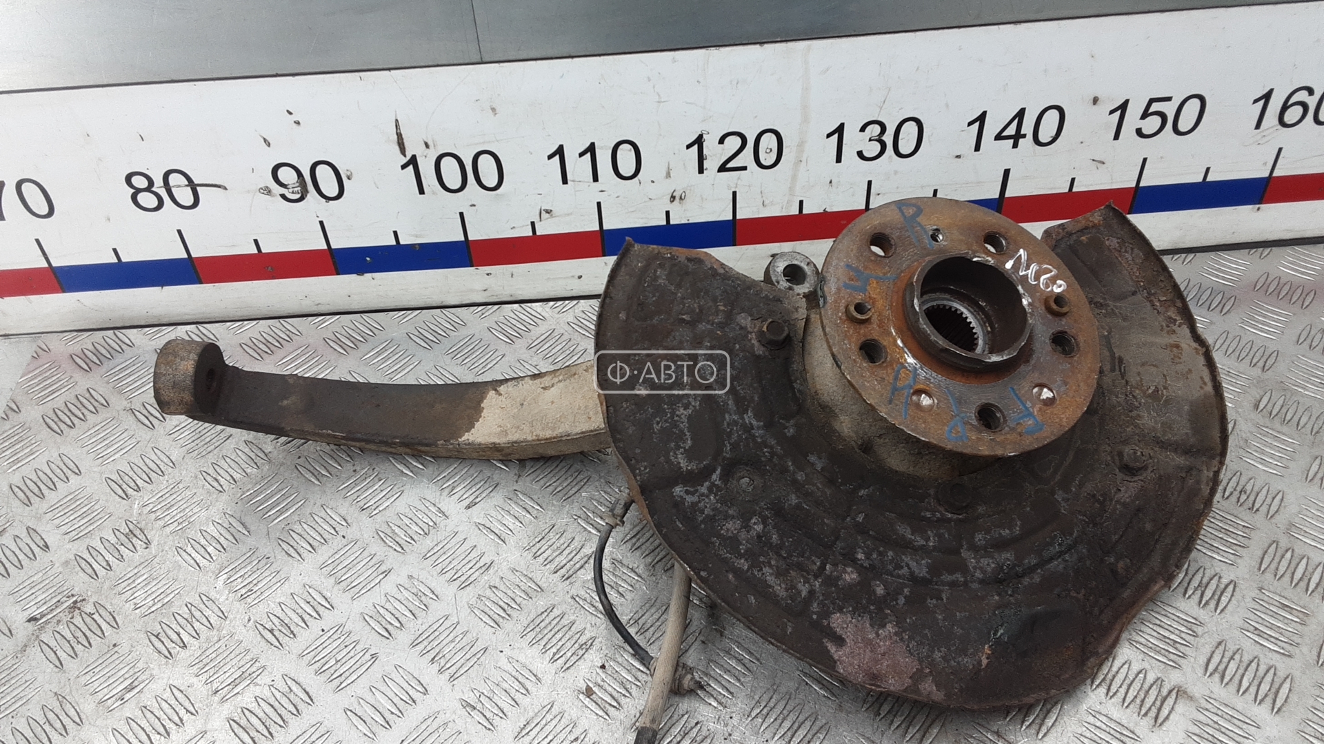 Ступица передняя левая