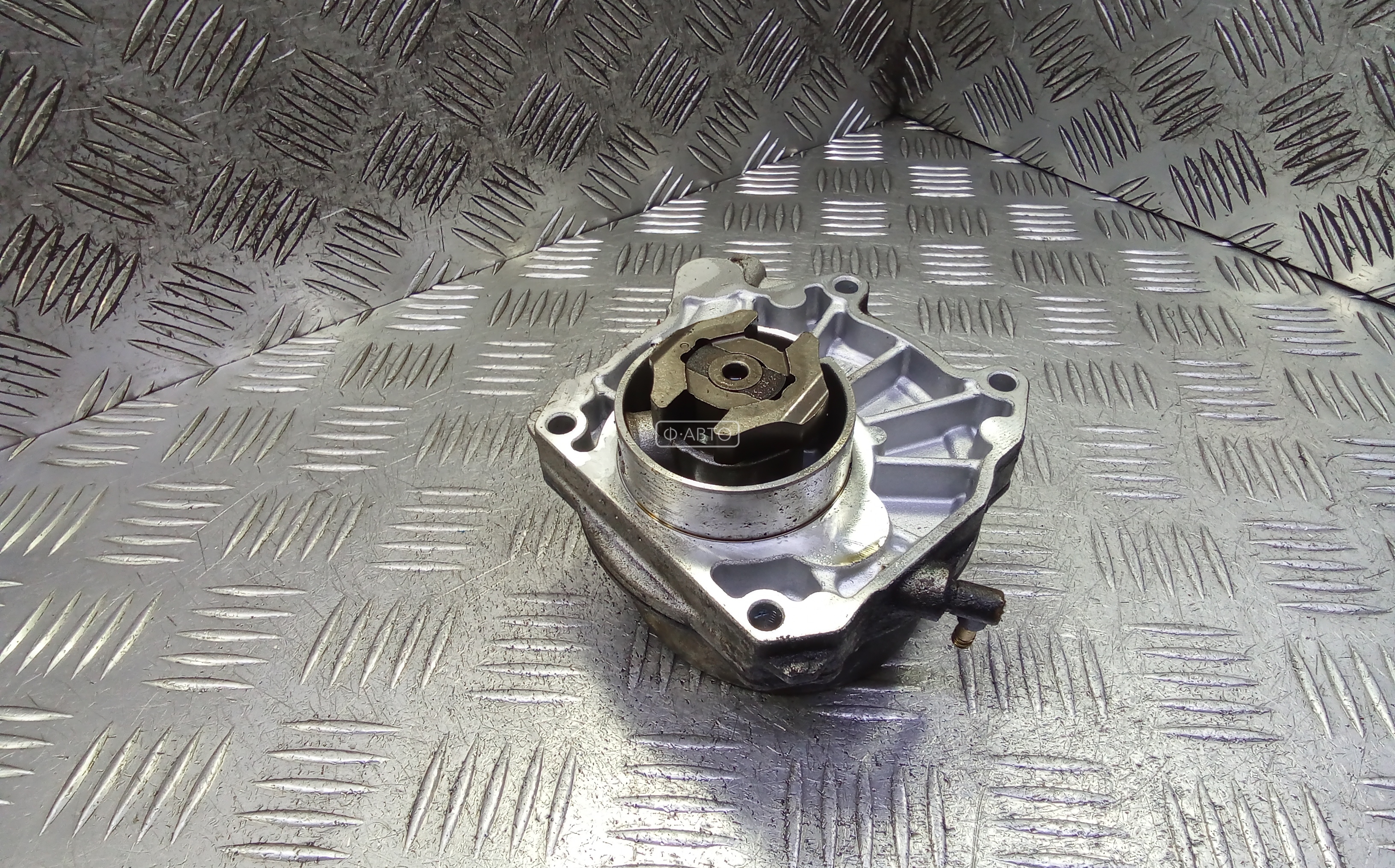 Насос вакуумный