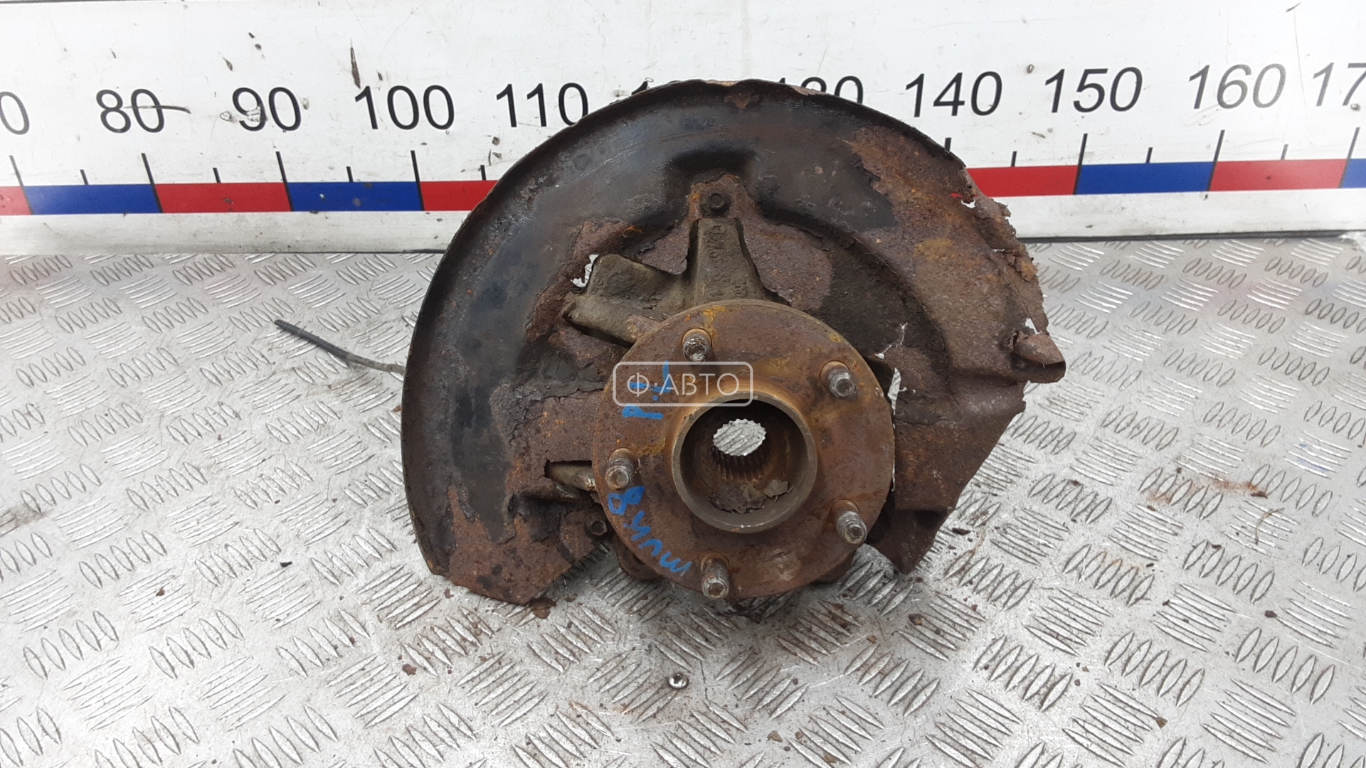 Ступица передняя левая