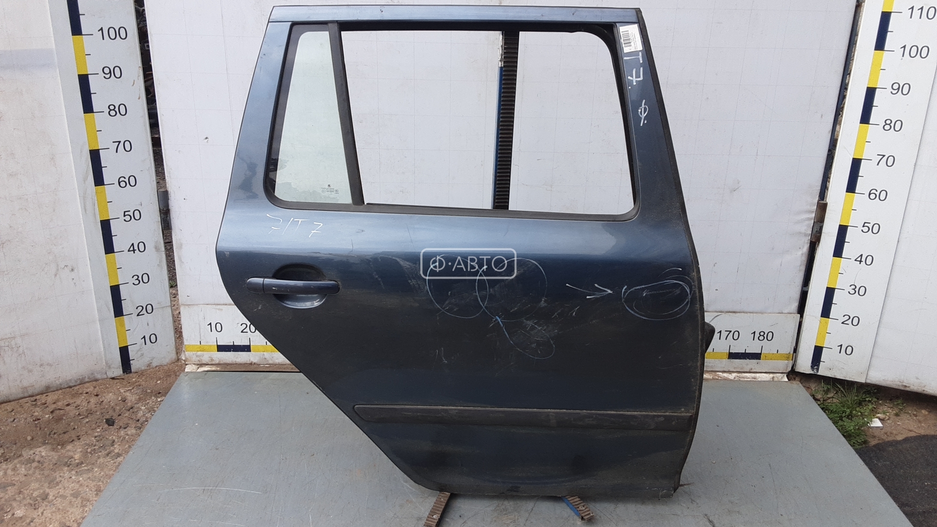 Дверь задняя правая