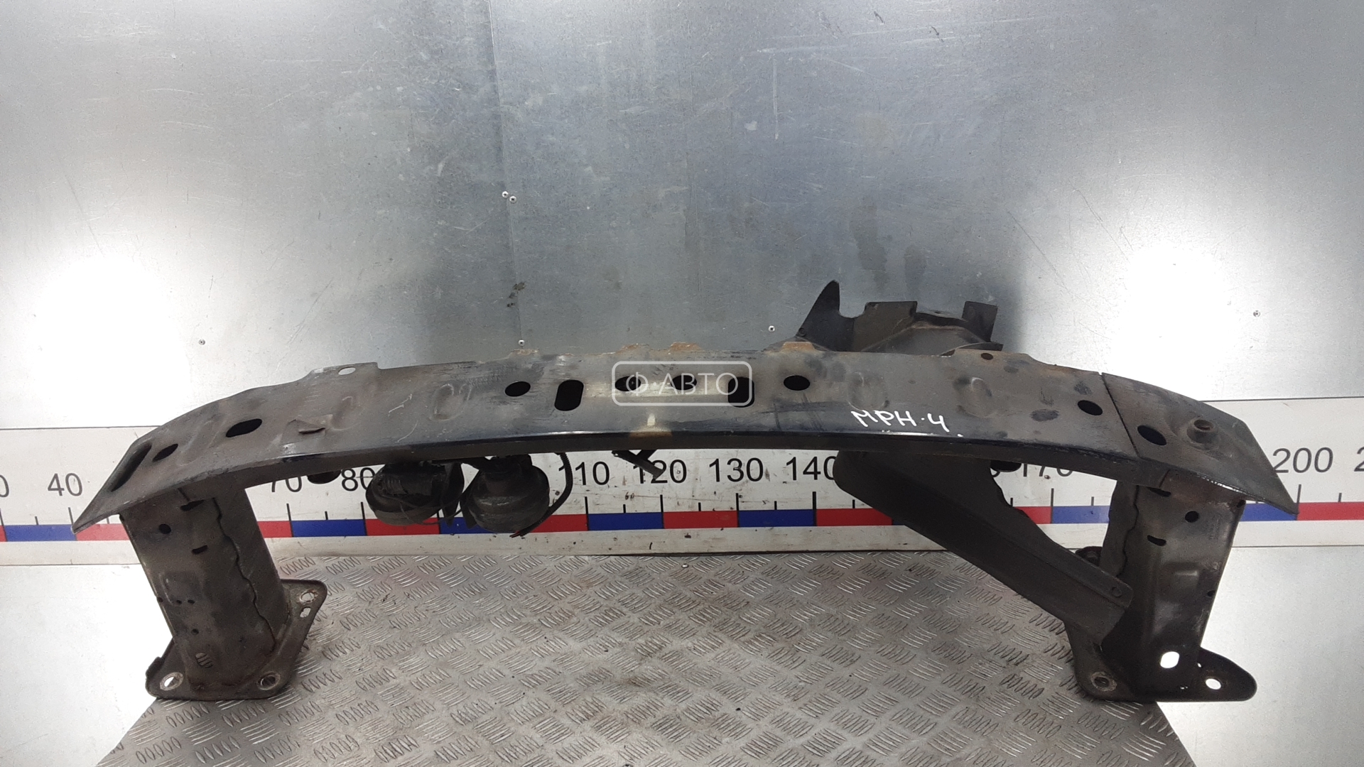 Усилитель бампера передний (кронштейн)