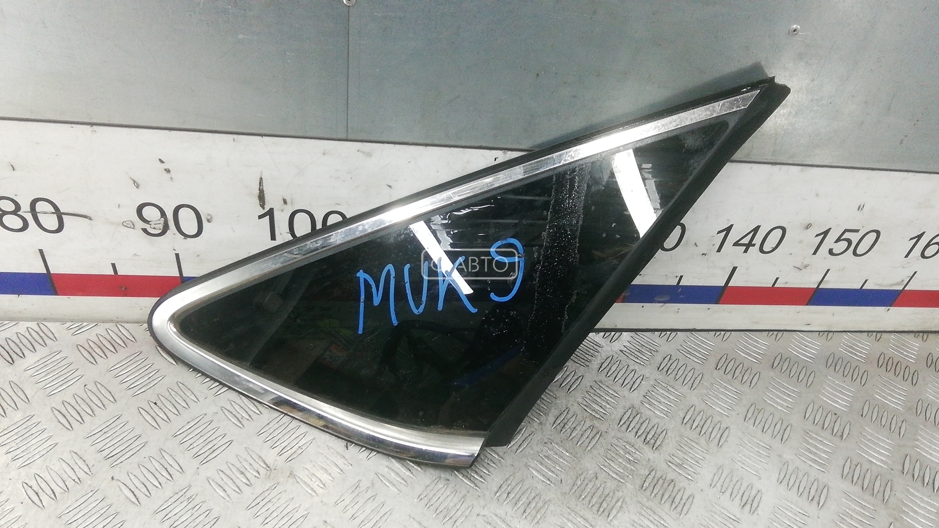 Стекло кузова боковое заднее правое