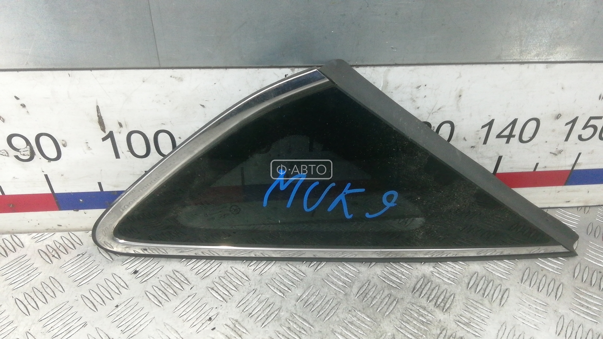 Стекло кузова боковое заднее левое