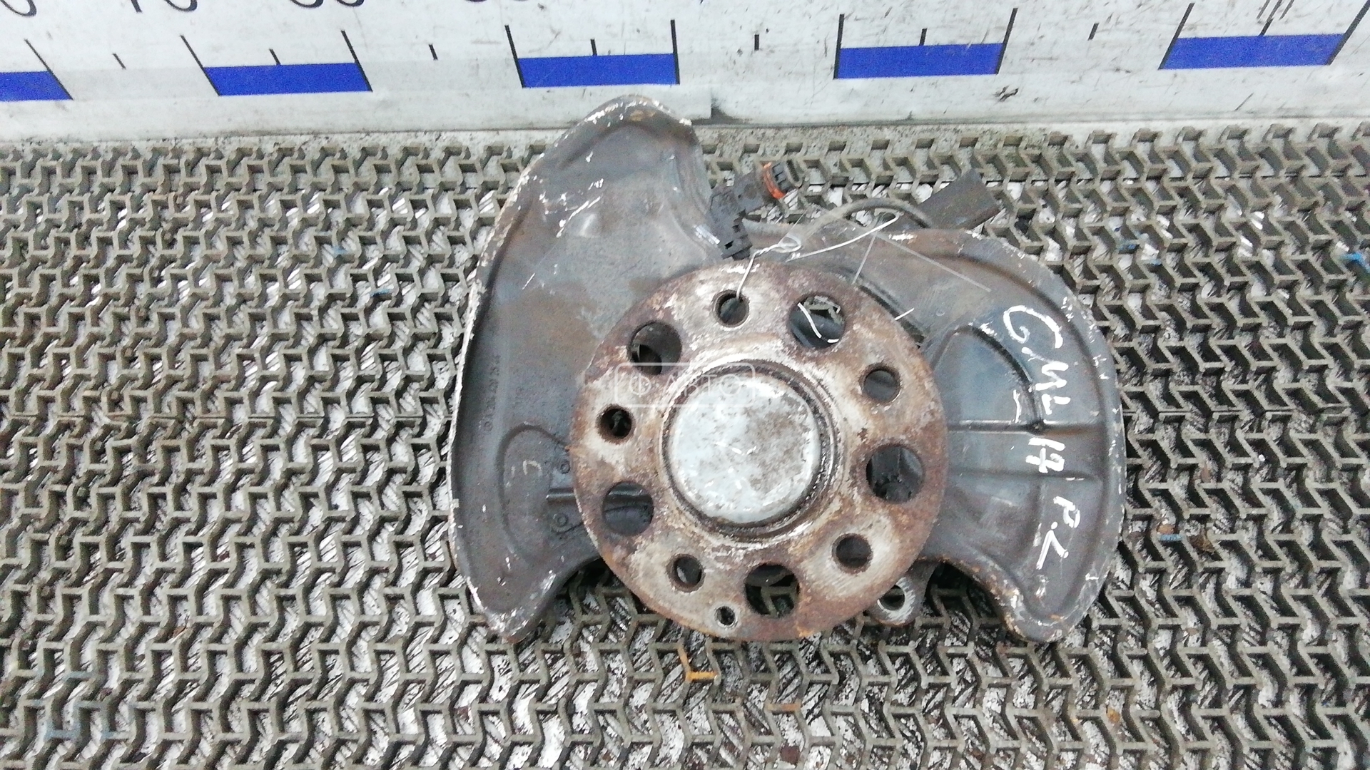 Ступица передняя левая