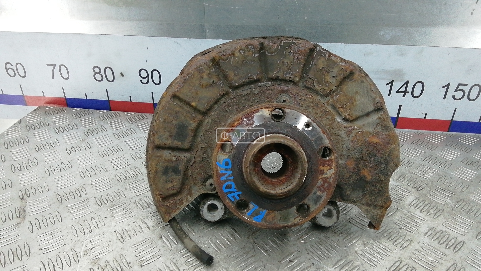 Ступица передняя левая