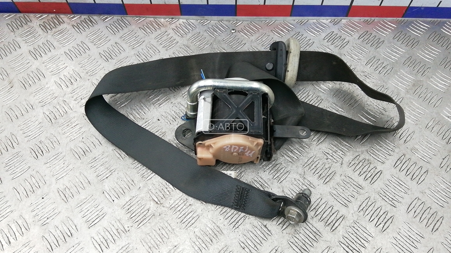 Ремень безопасности с пиропатроном сиденья переднего