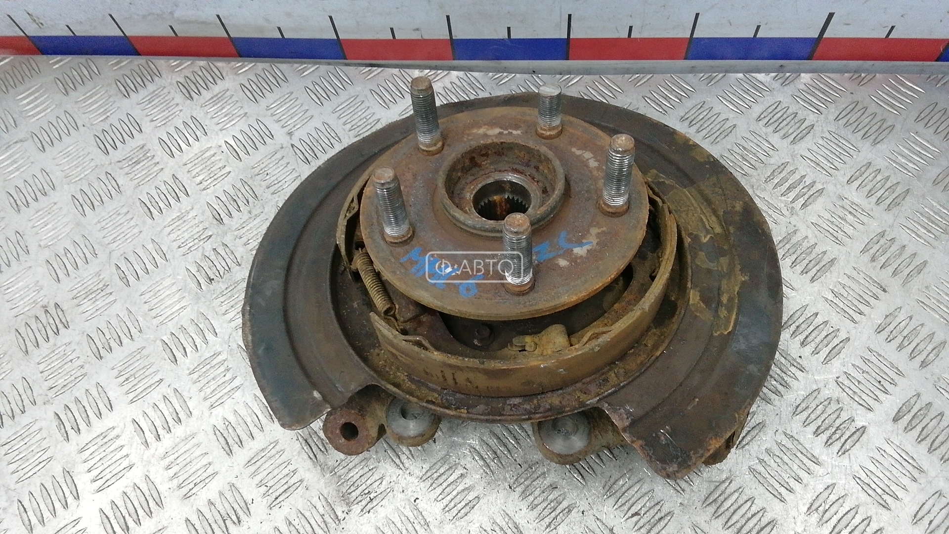 Ступица задняя левая