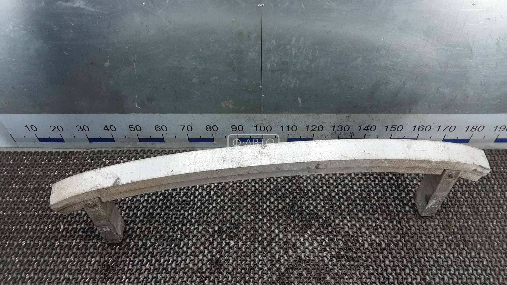 Усилитель бампера передний (кронштейн)