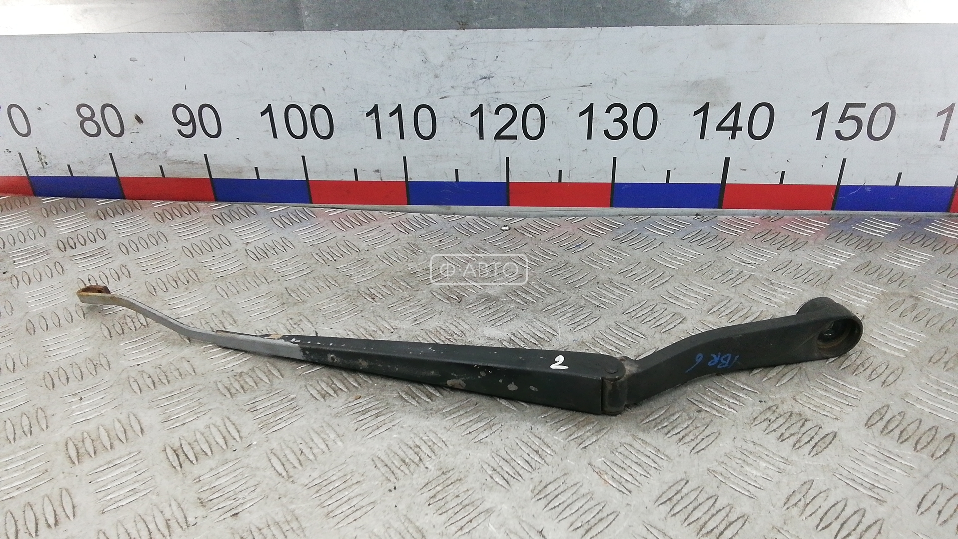 Щеткодержатель лобового стекла