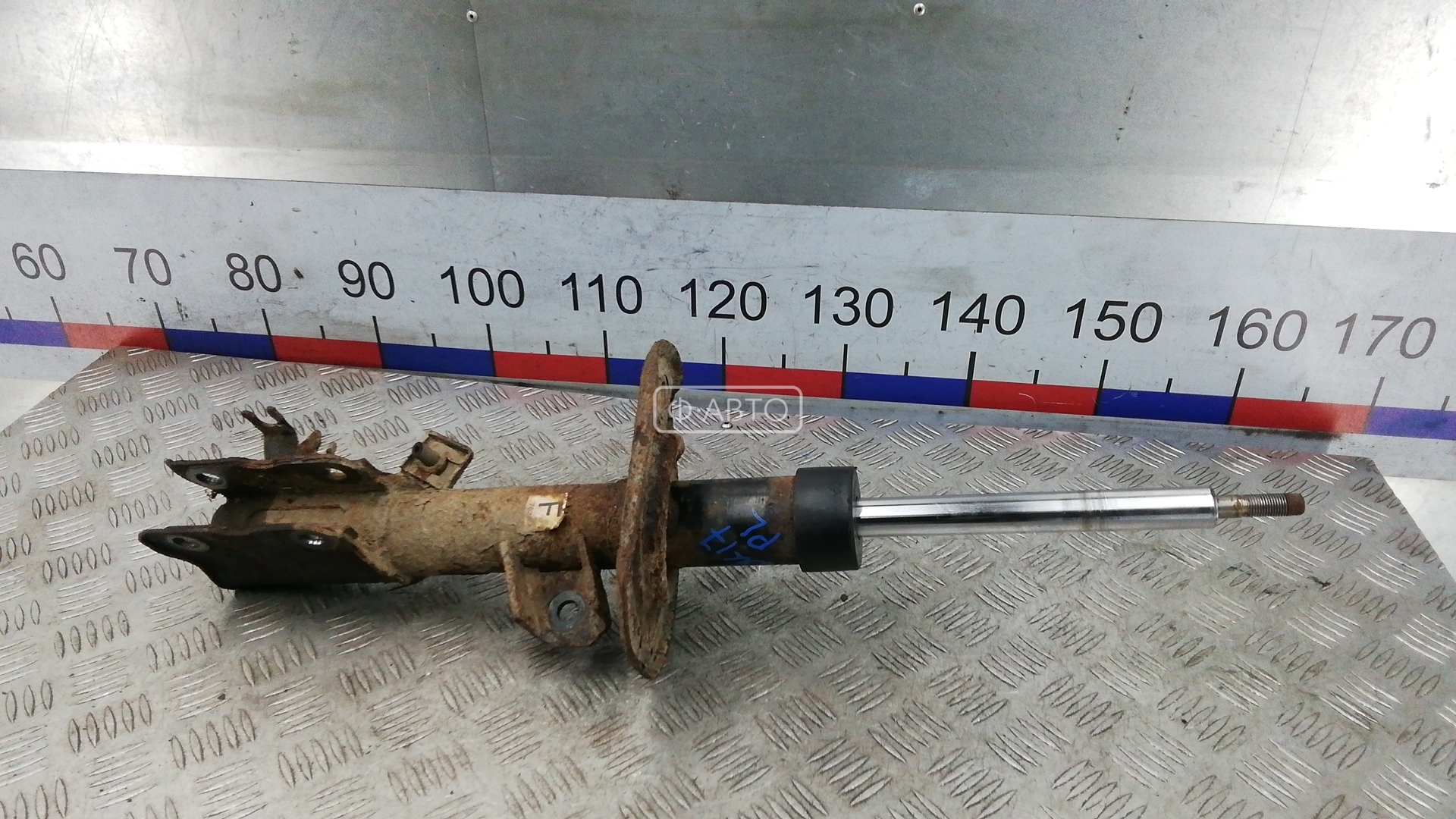 Стойка передняя левая