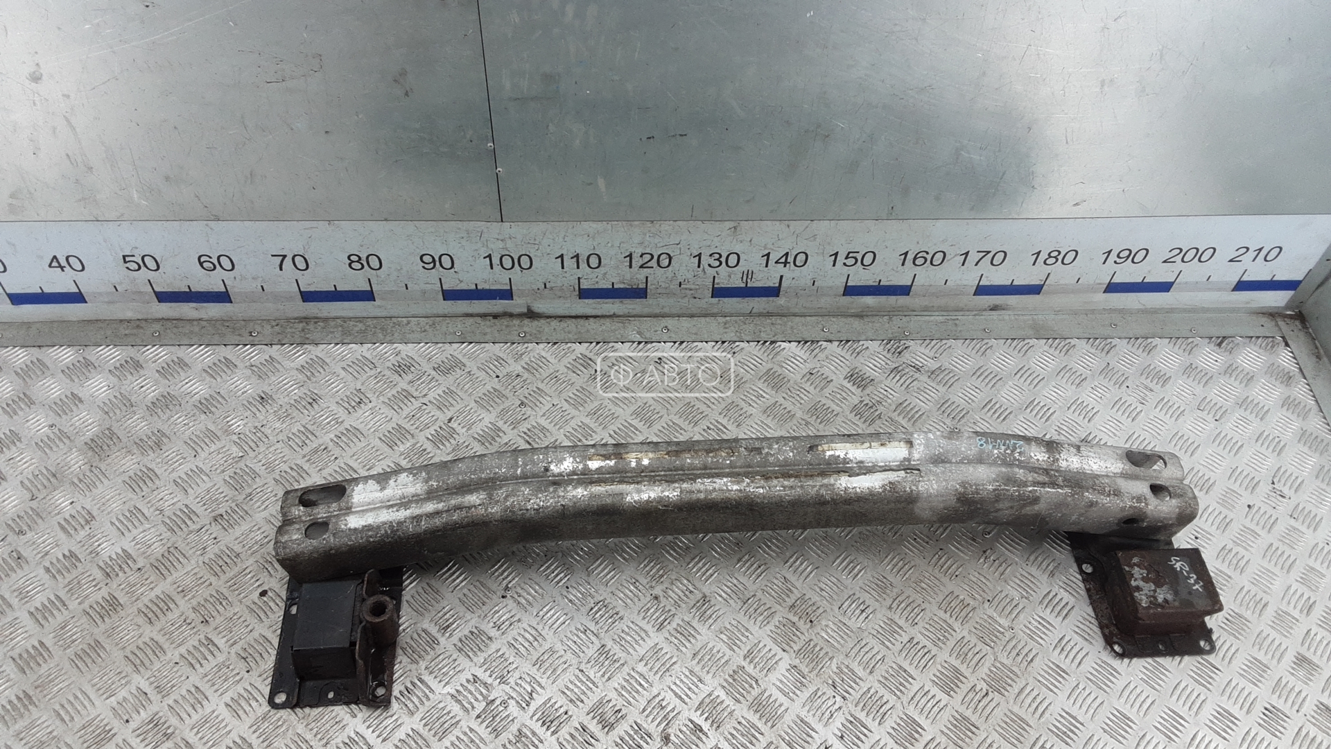 Усилитель бампера передний (кронштейн)