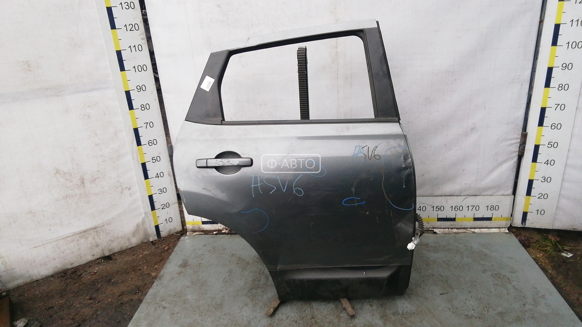 Дверь задняя правая