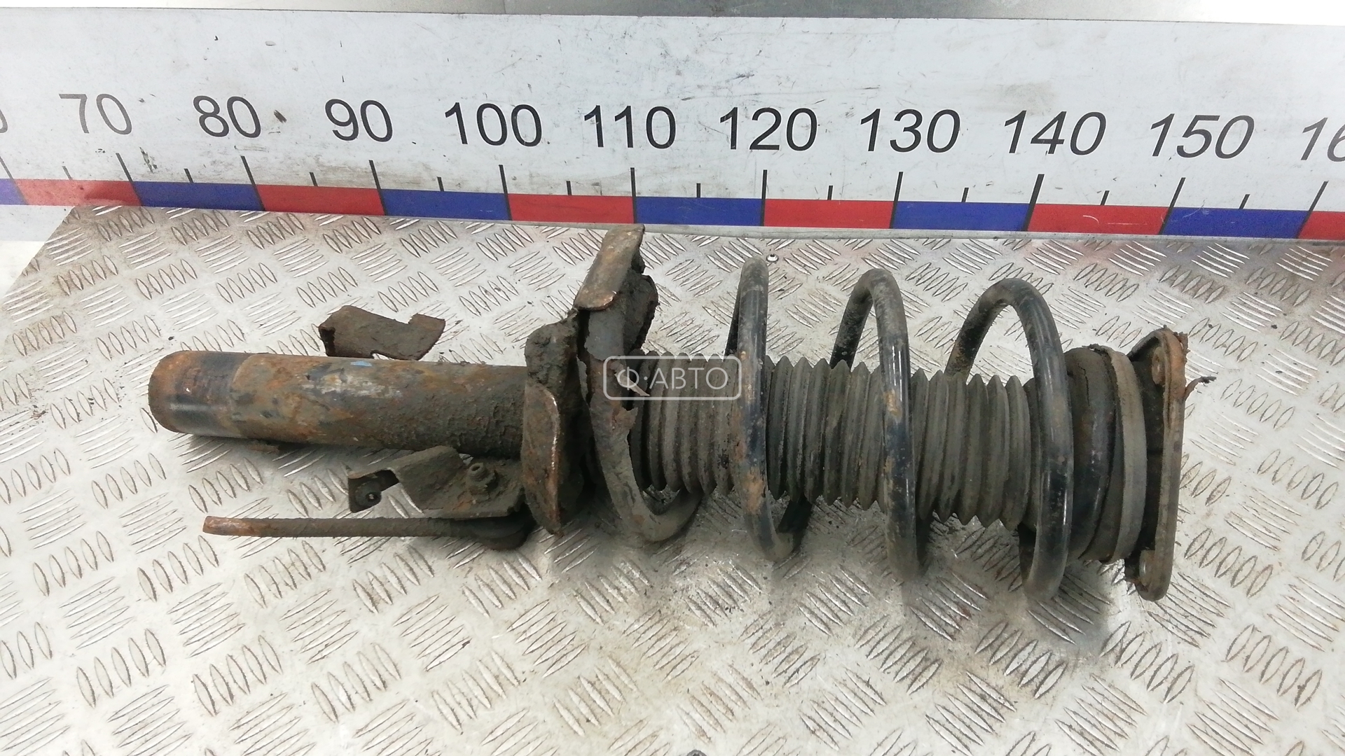 Стойка передняя левая