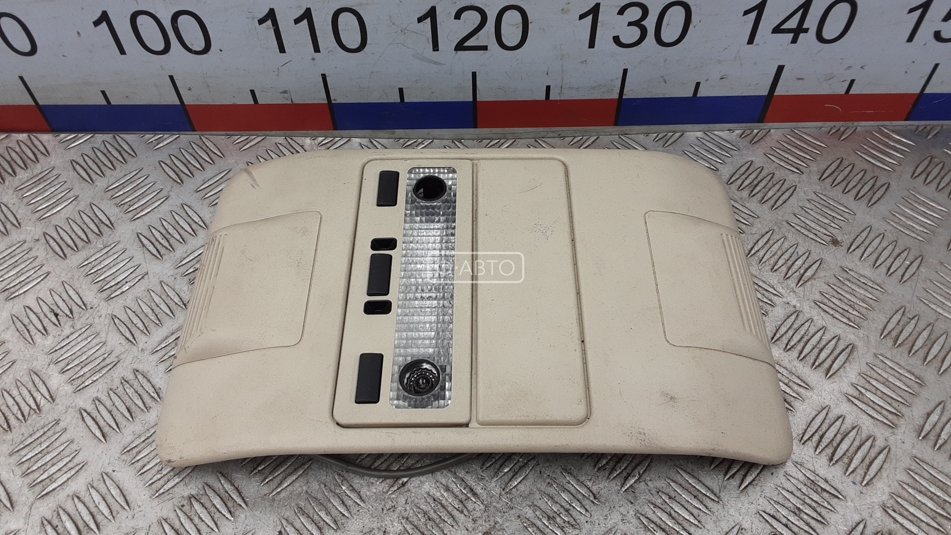 Фонарь освещения салона