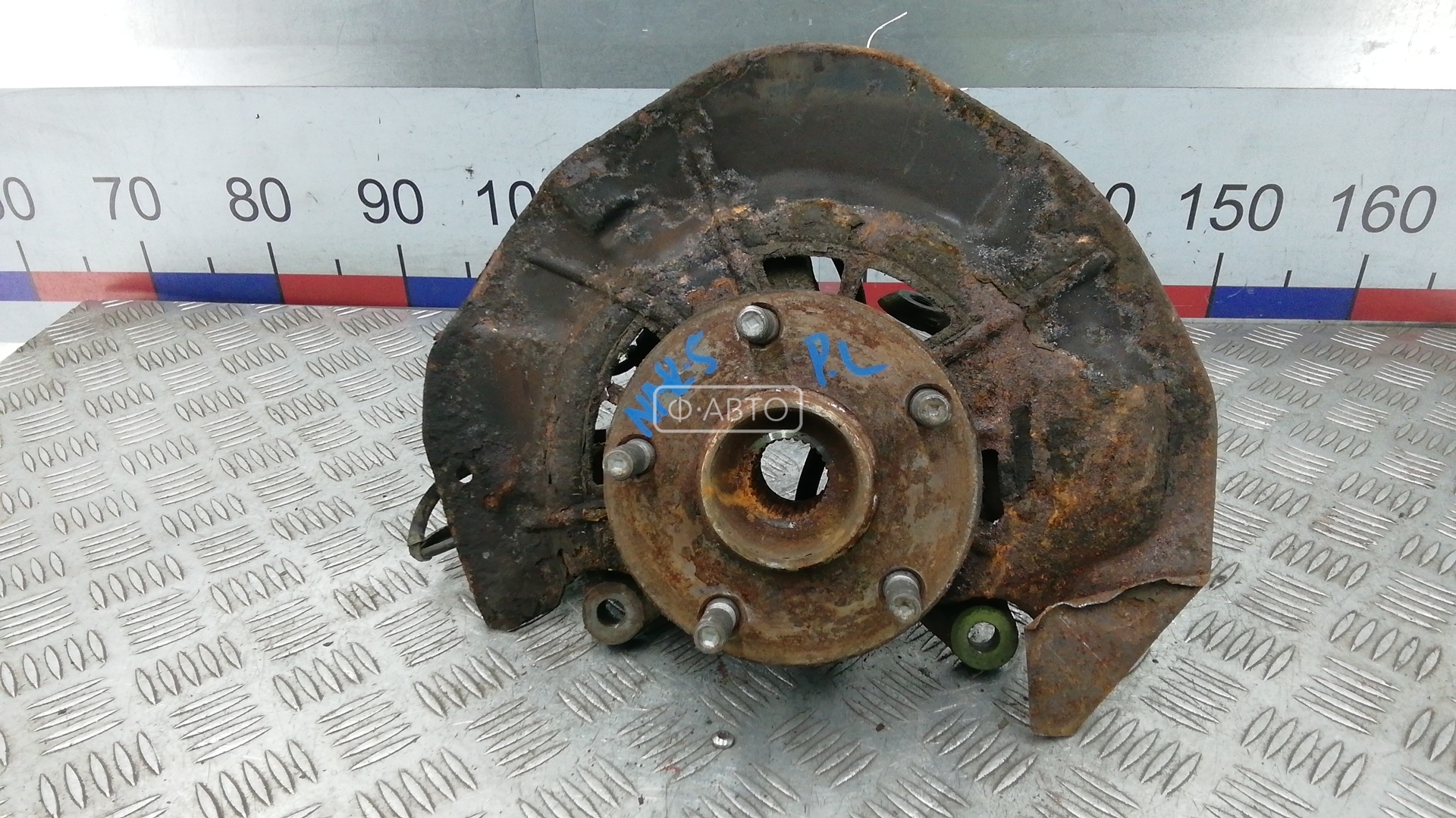 Ступица передняя левая