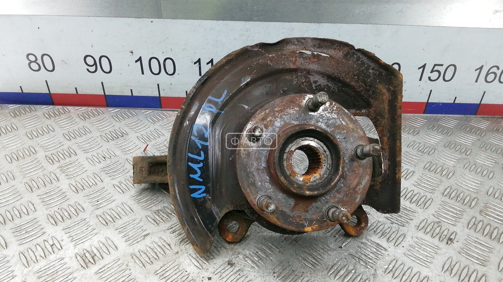 Ступица передняя левая