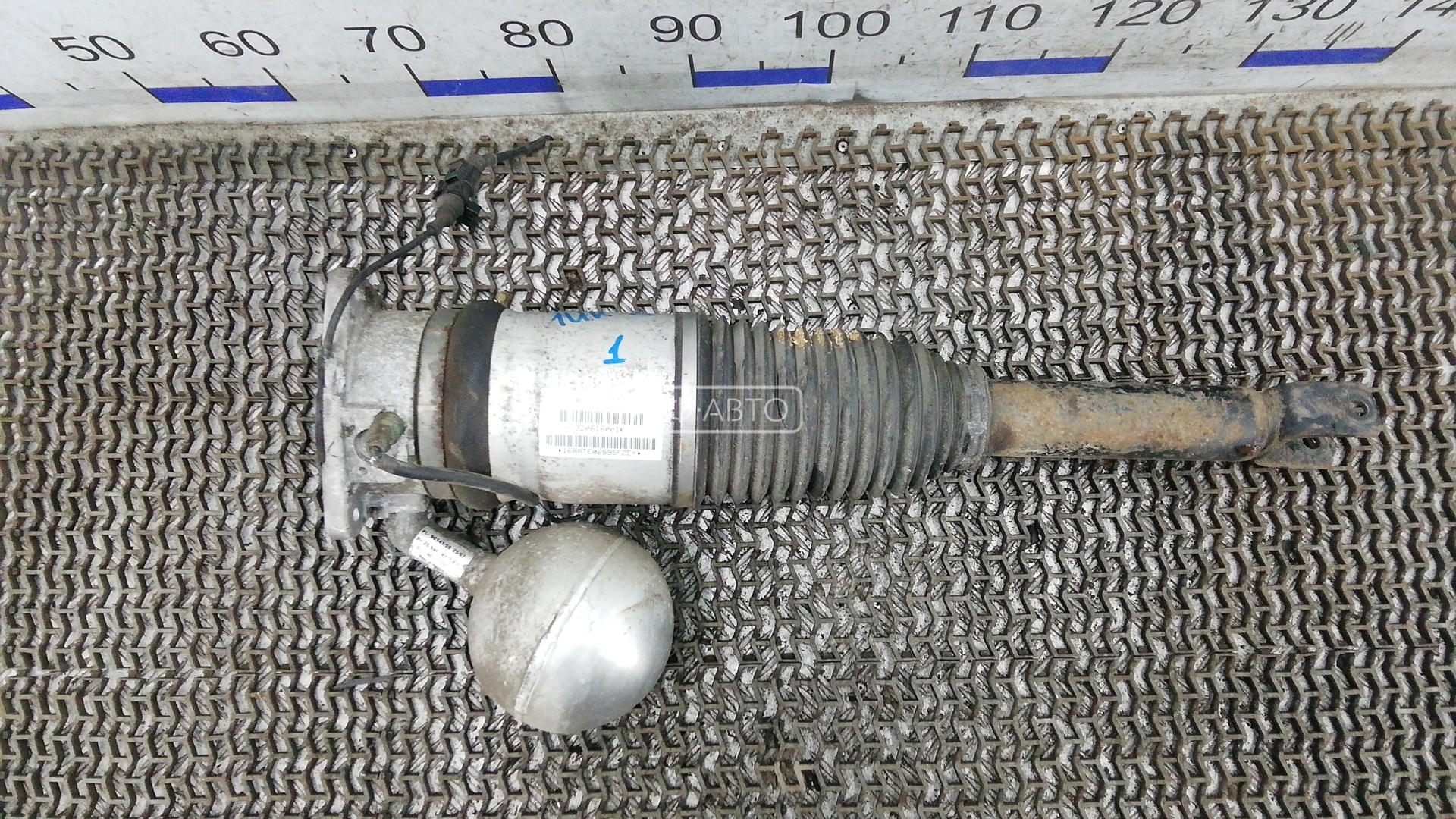 Стойка задняя левая