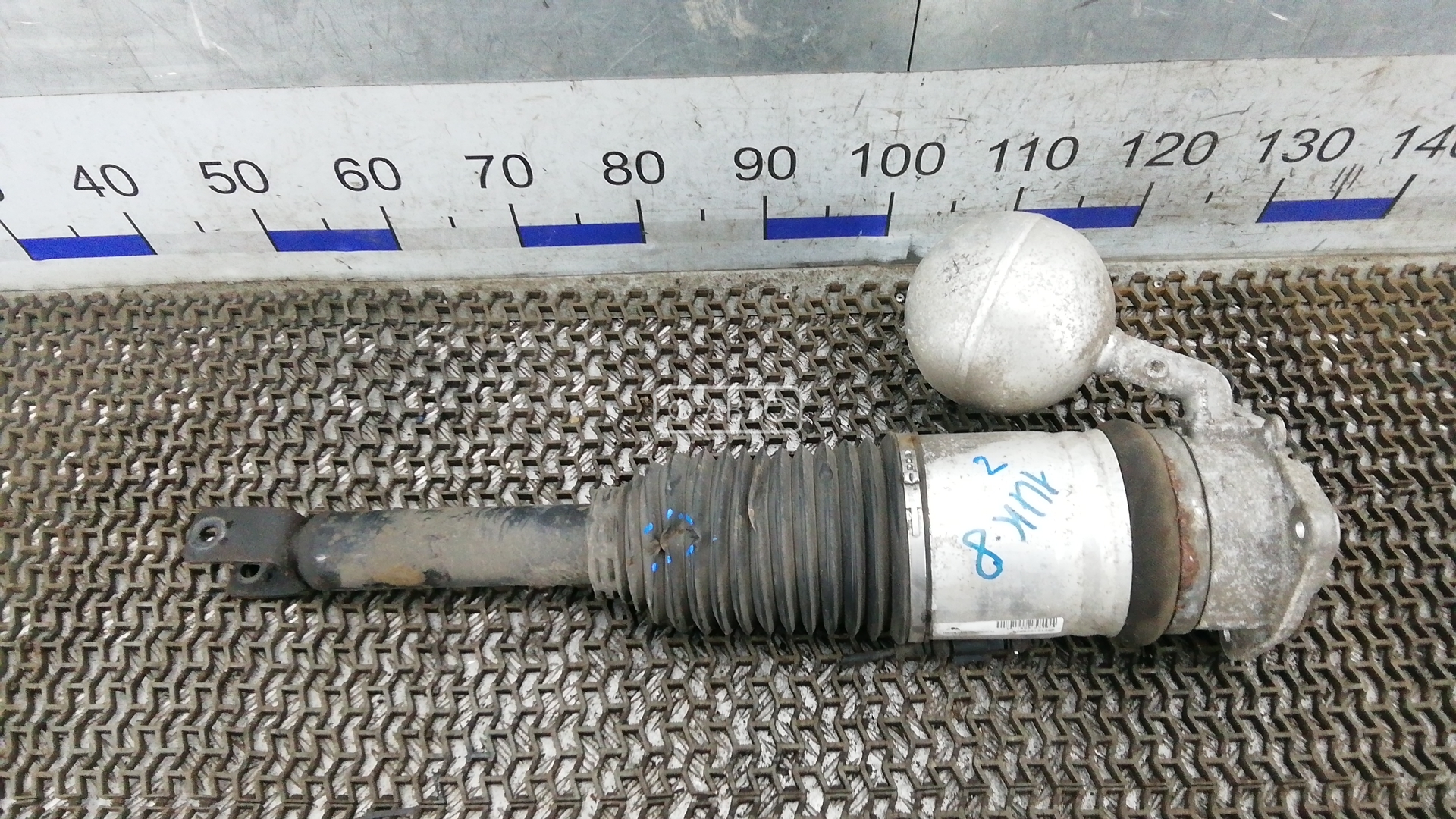 Стойка задняя правая