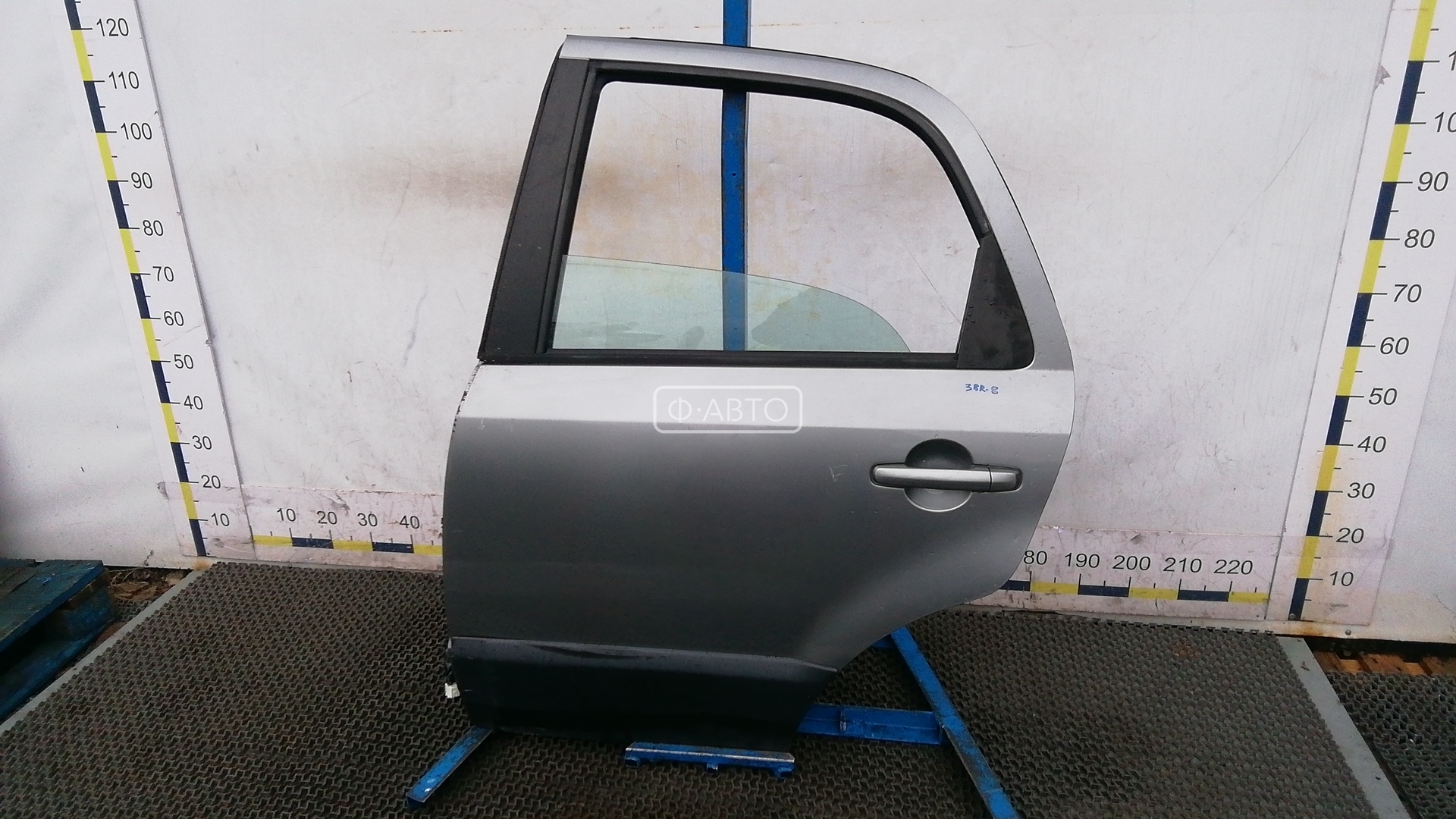 Дверь задняя левая
