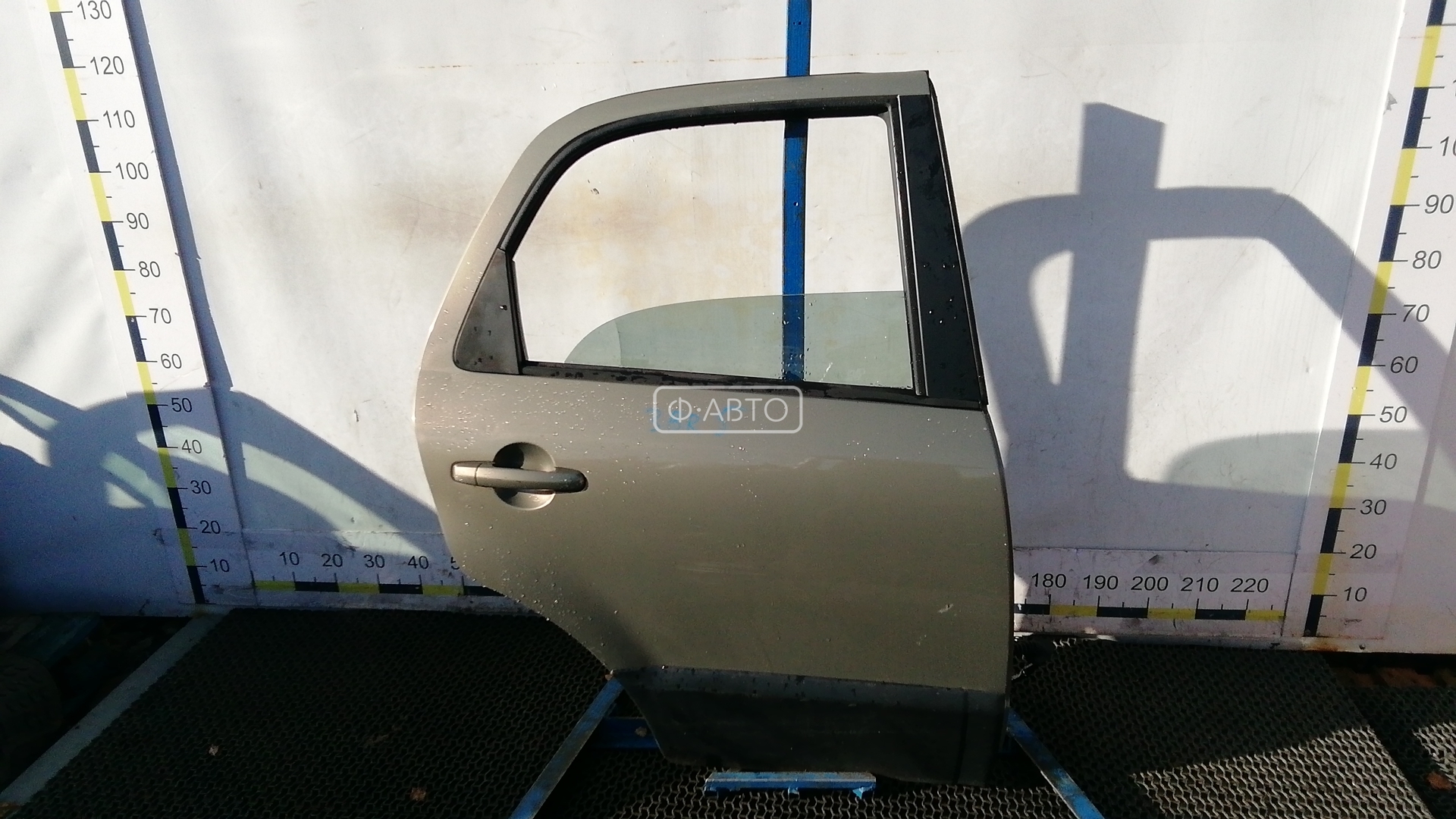 Дверь задняя правая