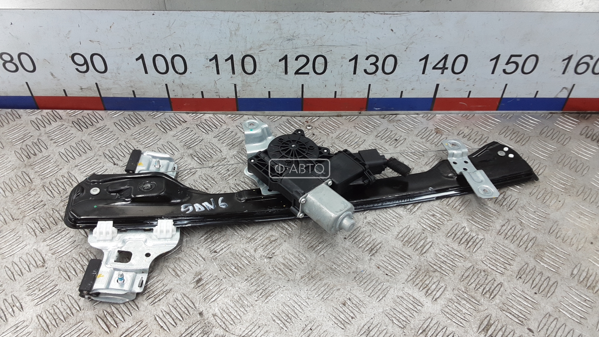 Стеклоподъемник передний левый