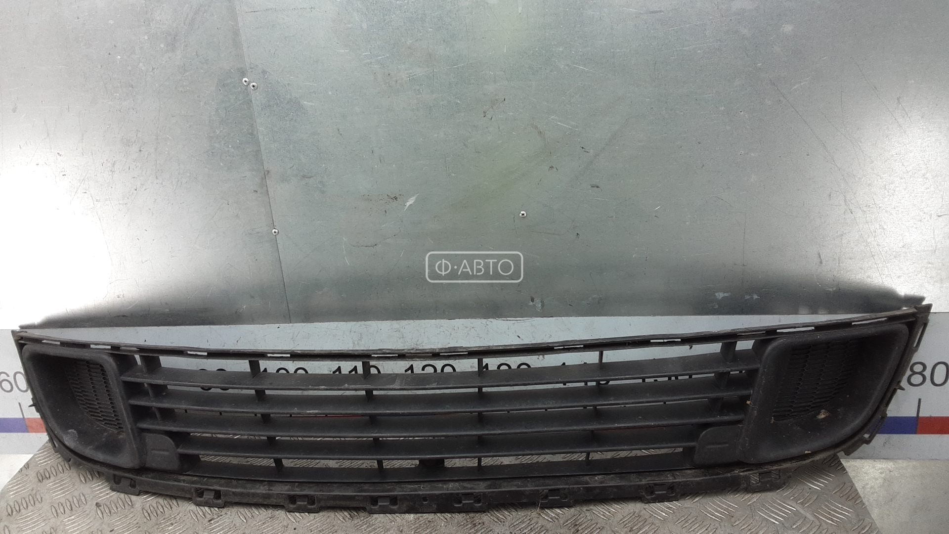 Решетка бампера передняя