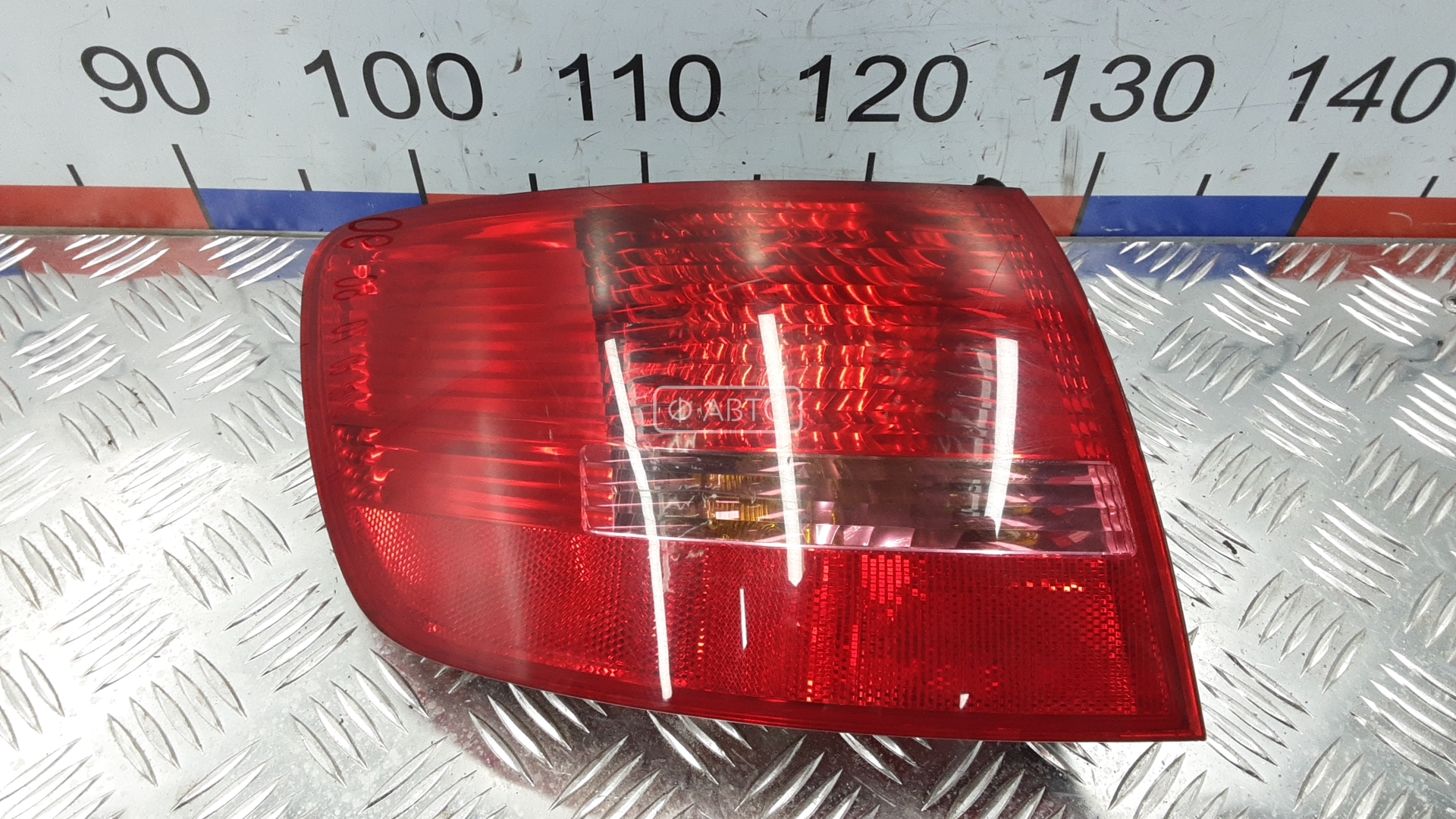 Фонарь задний левый