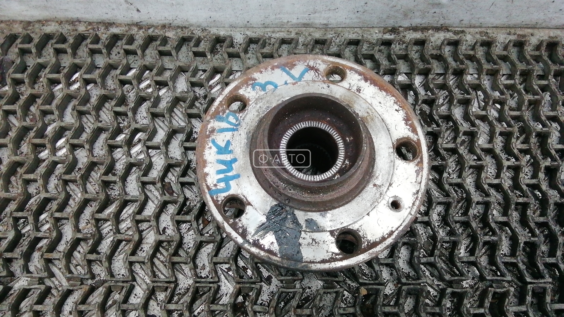 Ступица задняя левая