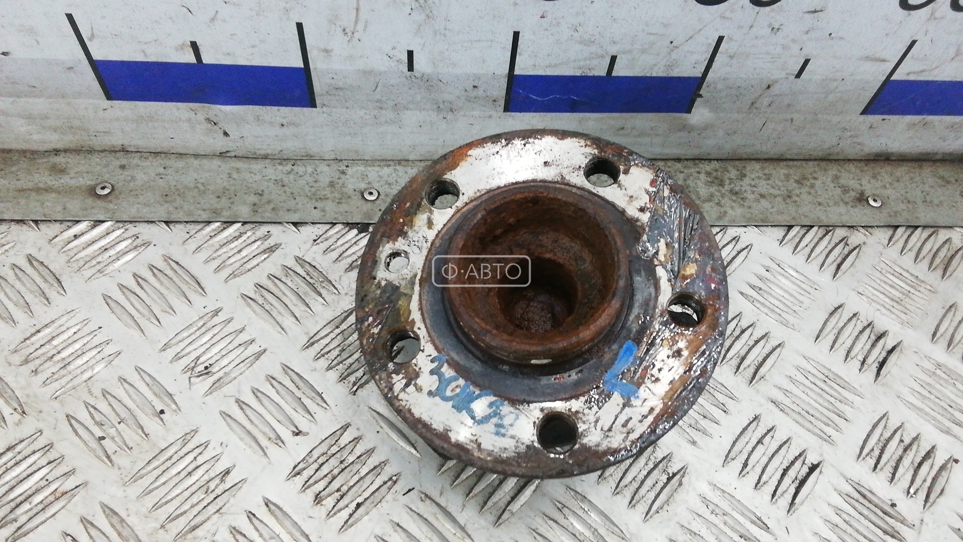 Ступица задняя левая