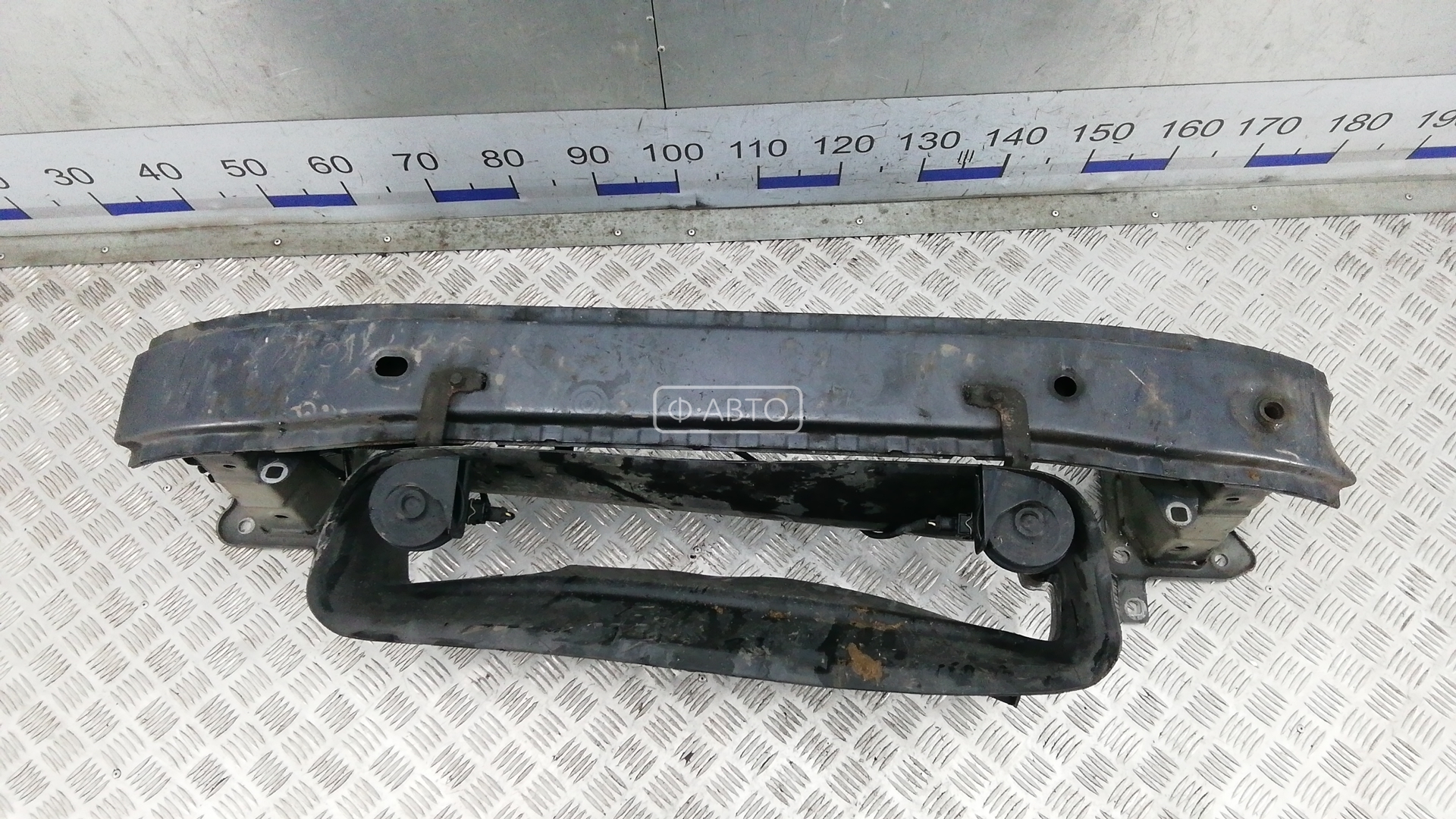 Усилитель бампера передний (кронштейн)