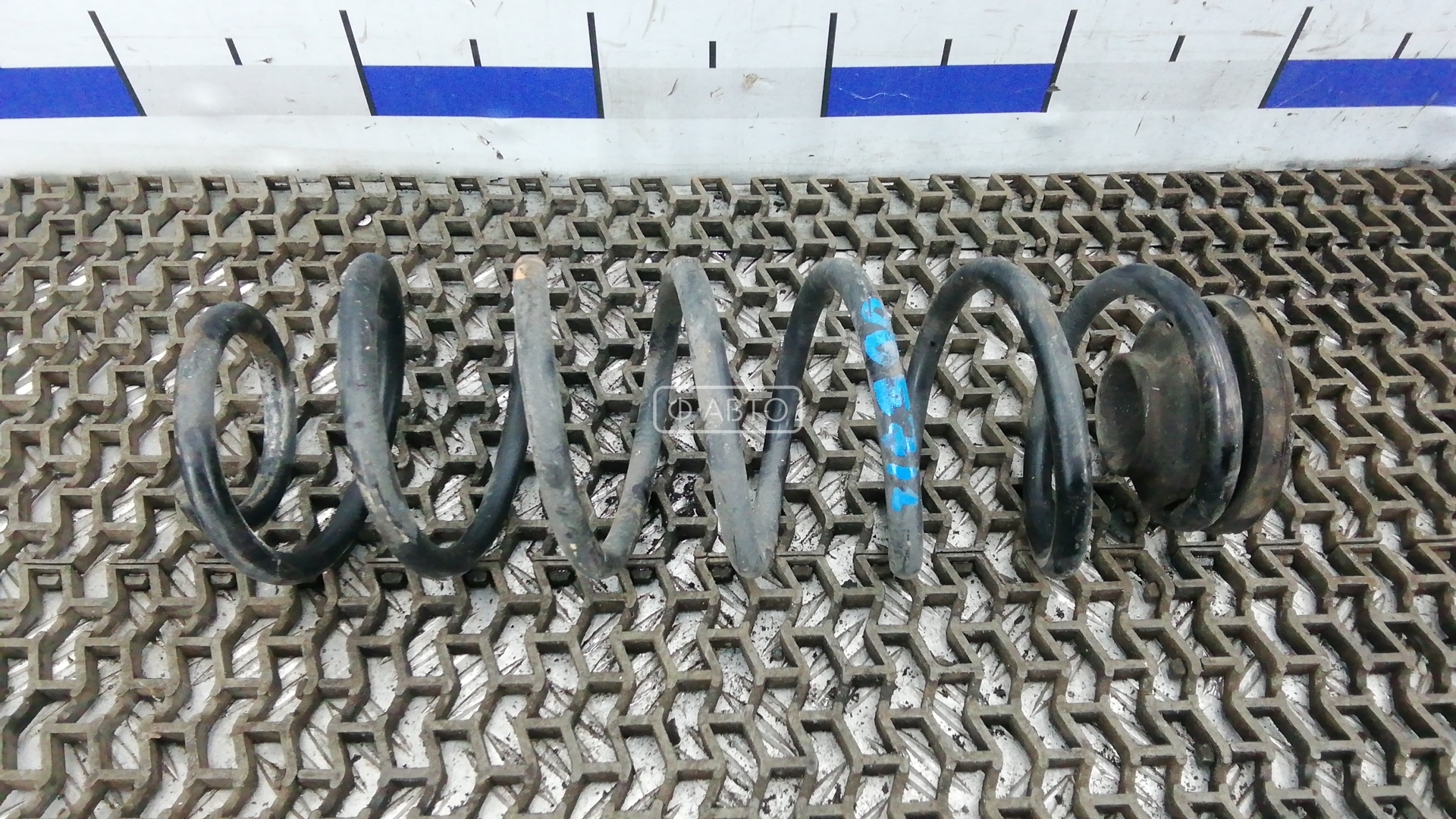 Пружина задняя