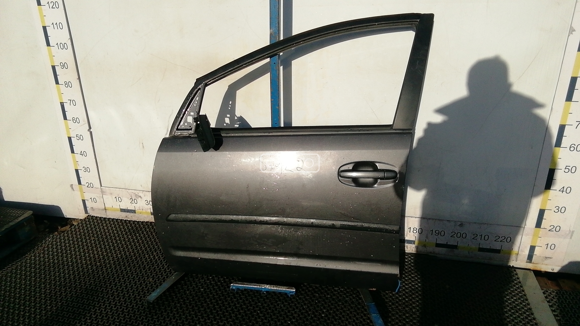 Дверь передняя левая