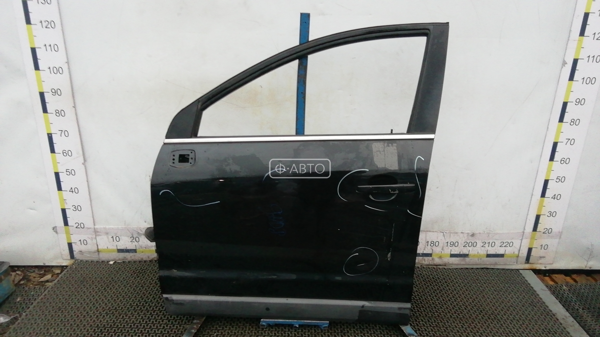 Дверь передняя левая