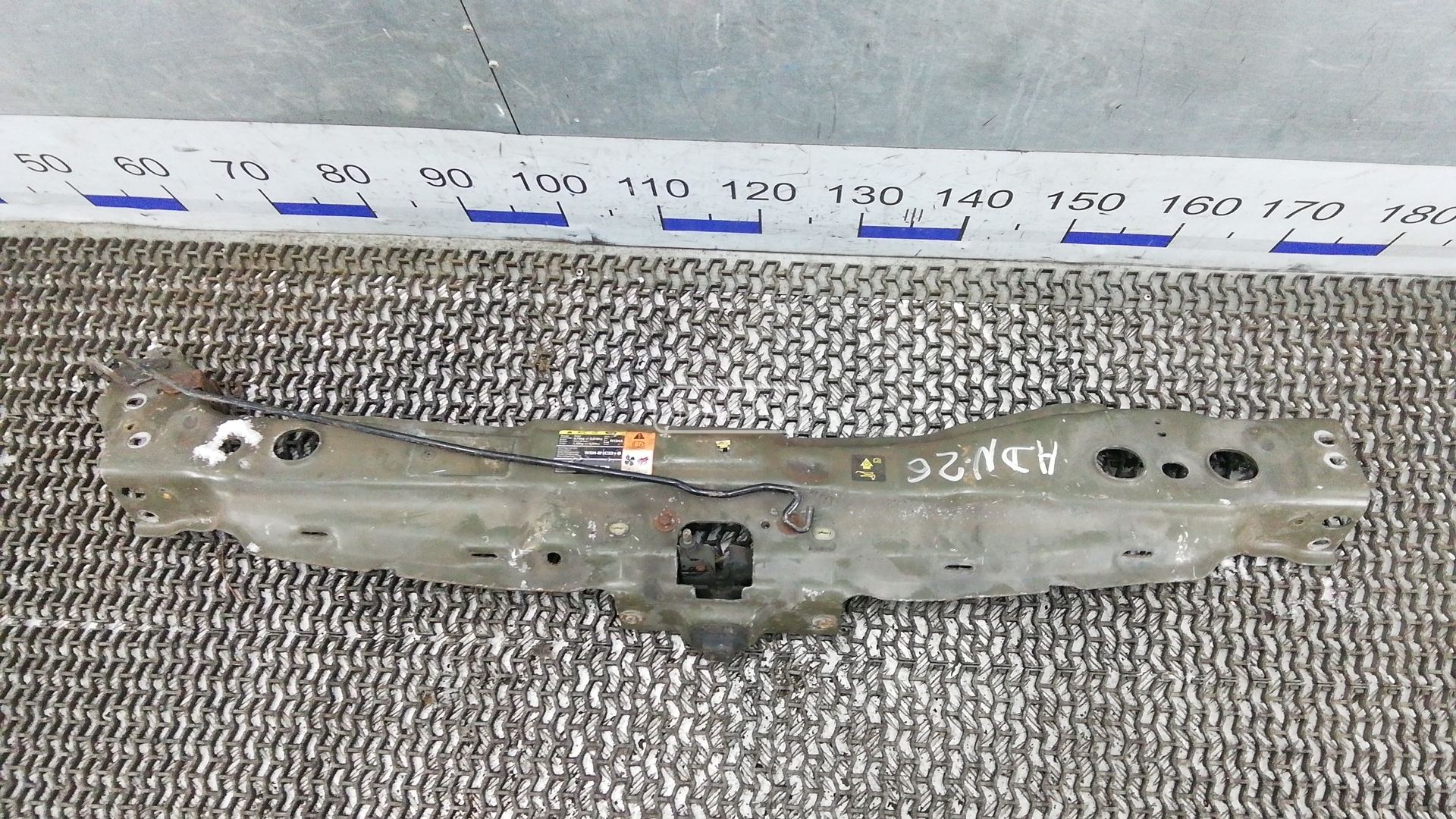 Рамка капота