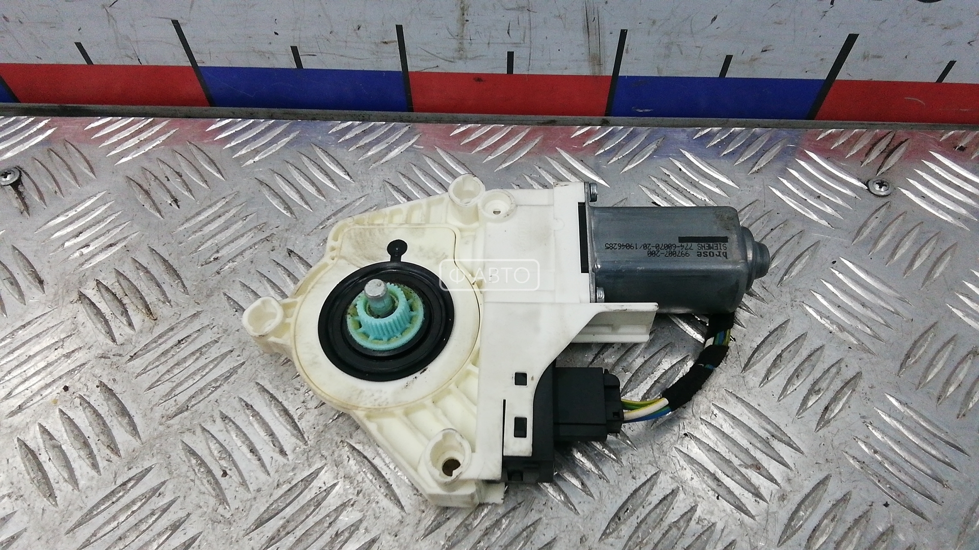 Стеклоподъемник задний левый