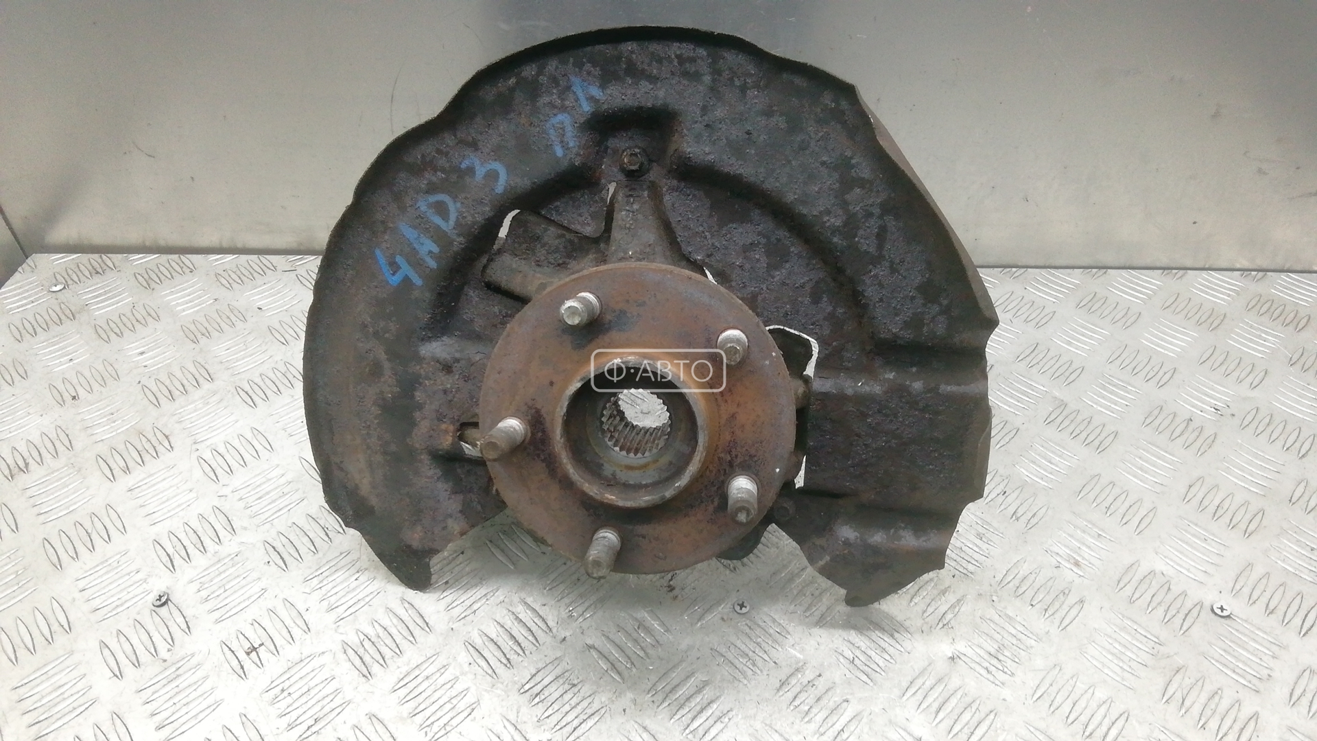 Ступица передняя левая