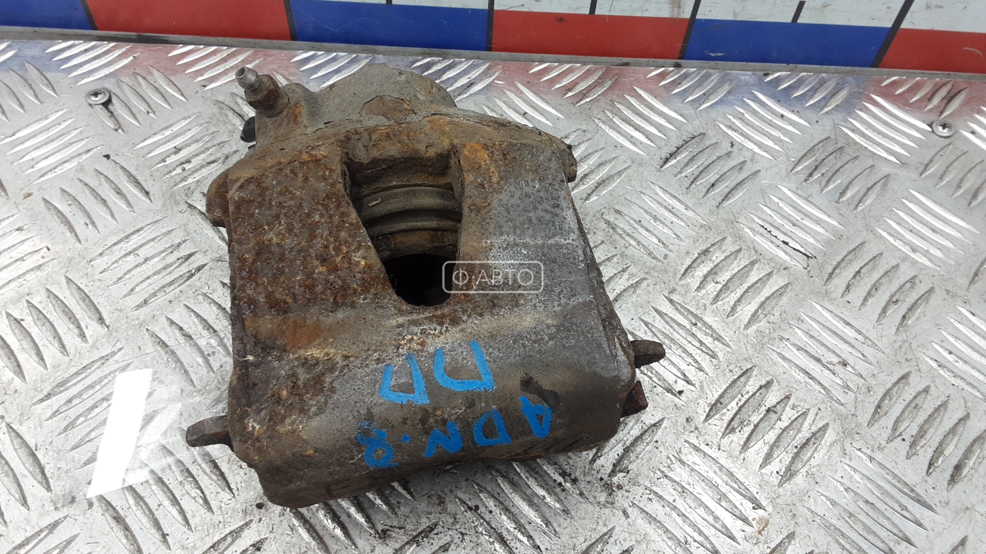 Суппорт тормозной передний правый