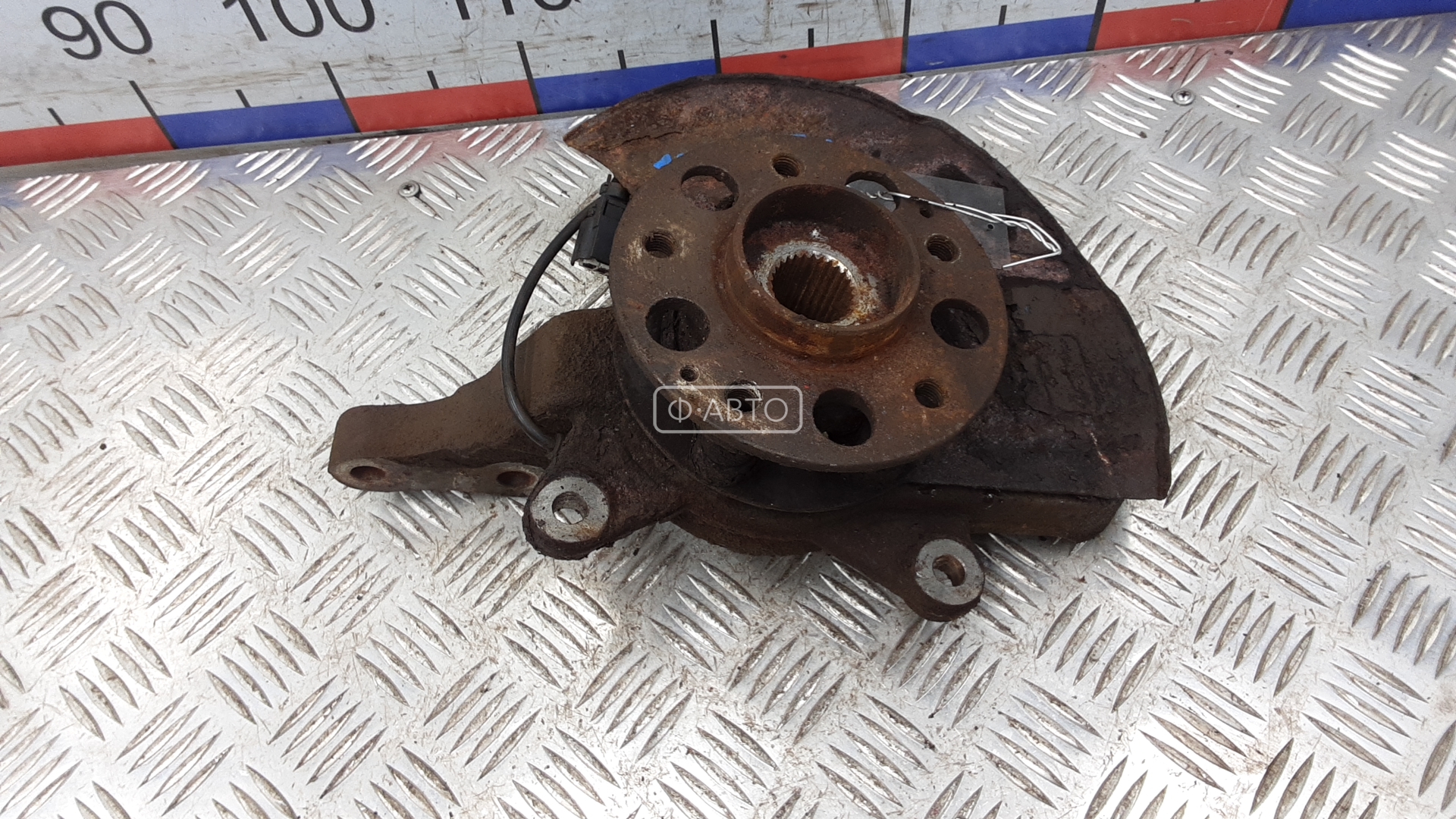 Ступица передняя левая