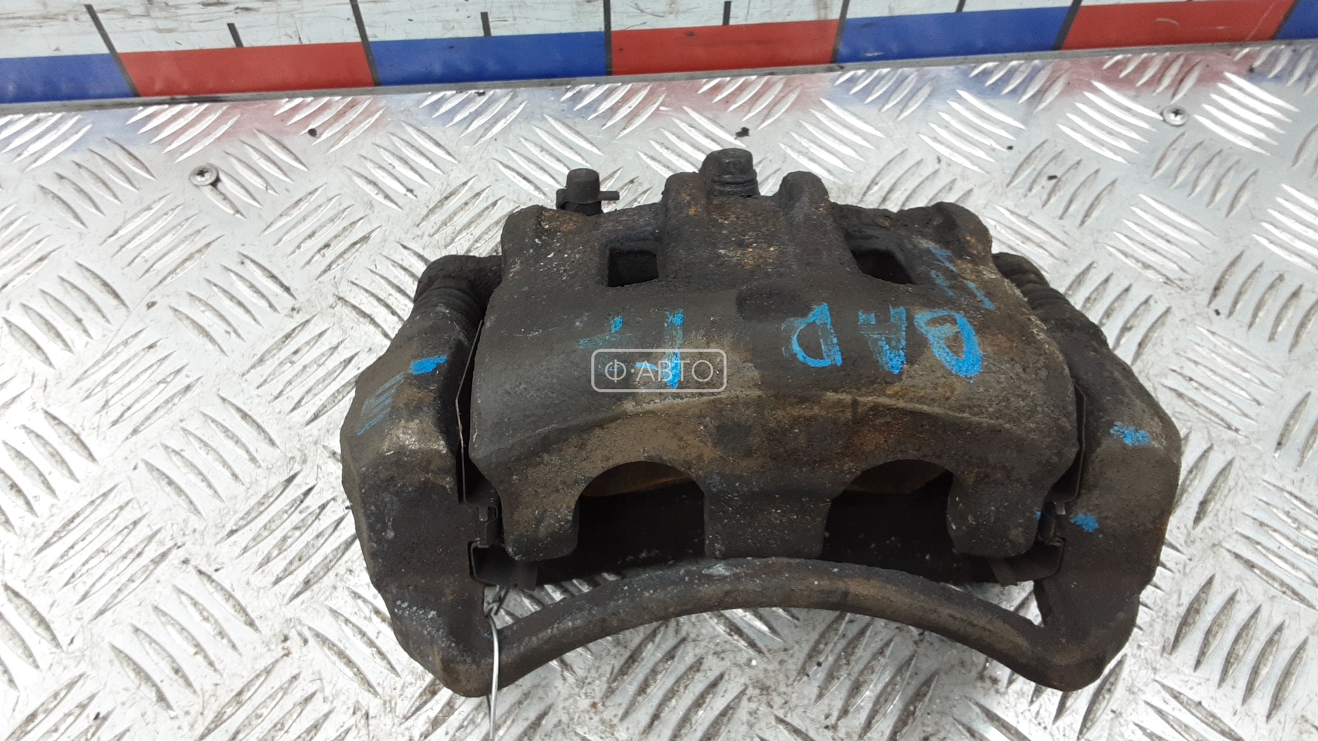 Суппорт тормозной передний правый