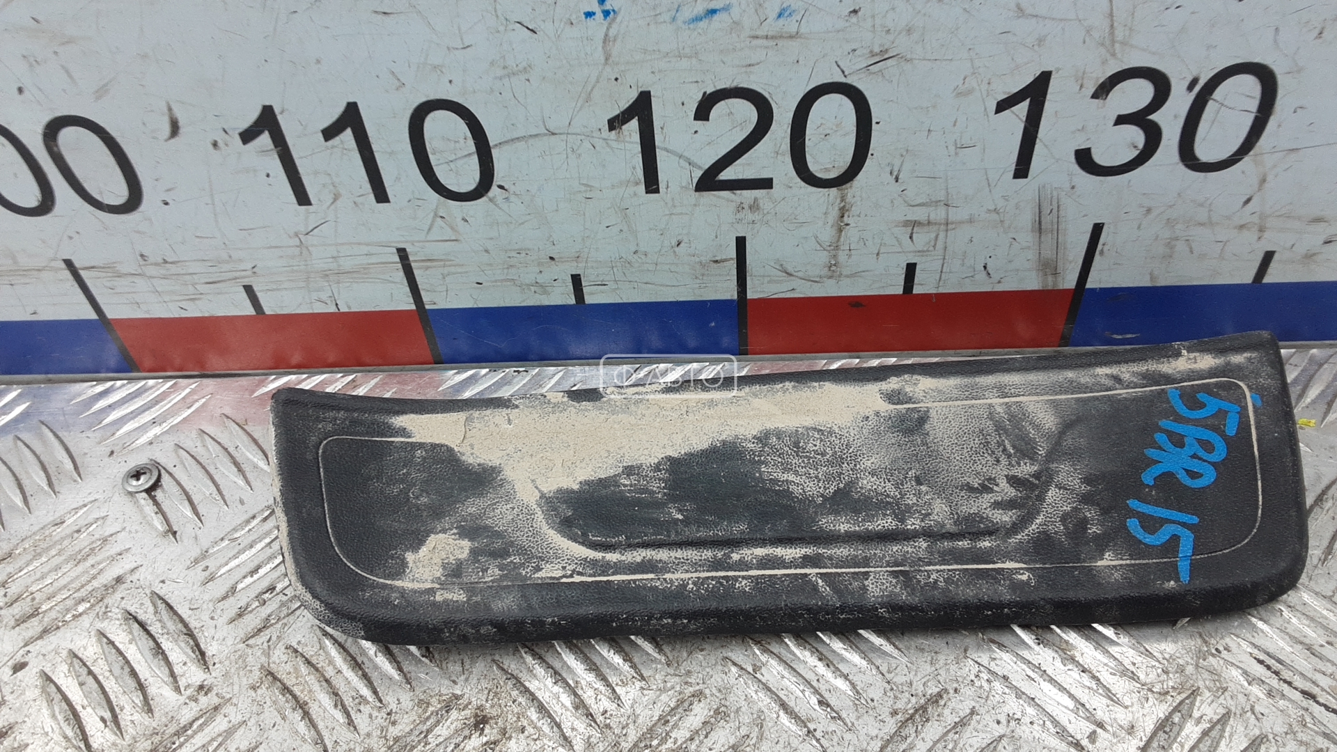 Накладка порога внутренняя левая