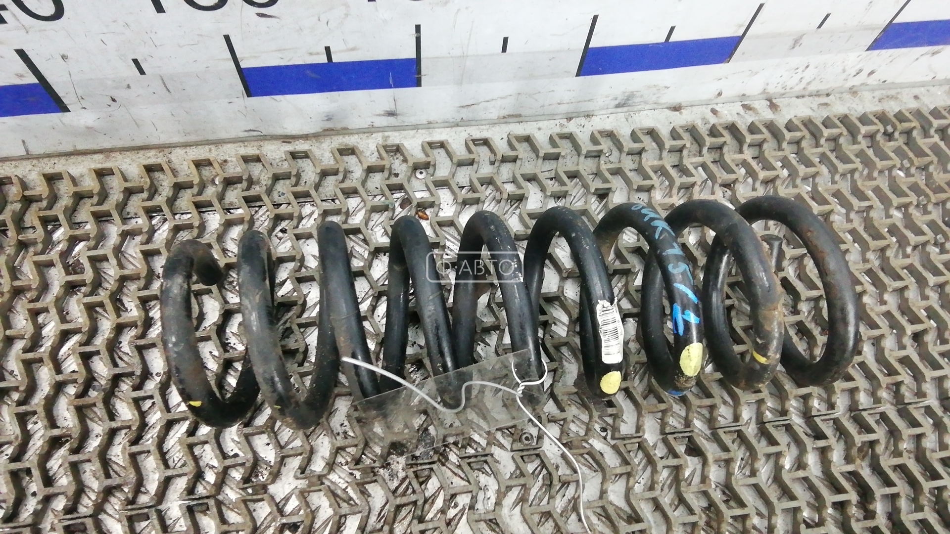 Пружина задняя