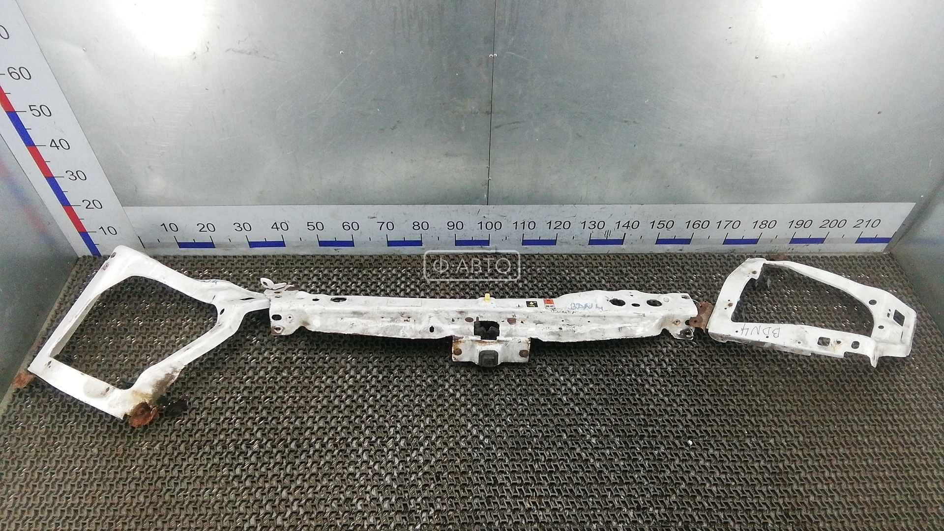 Рамка капота